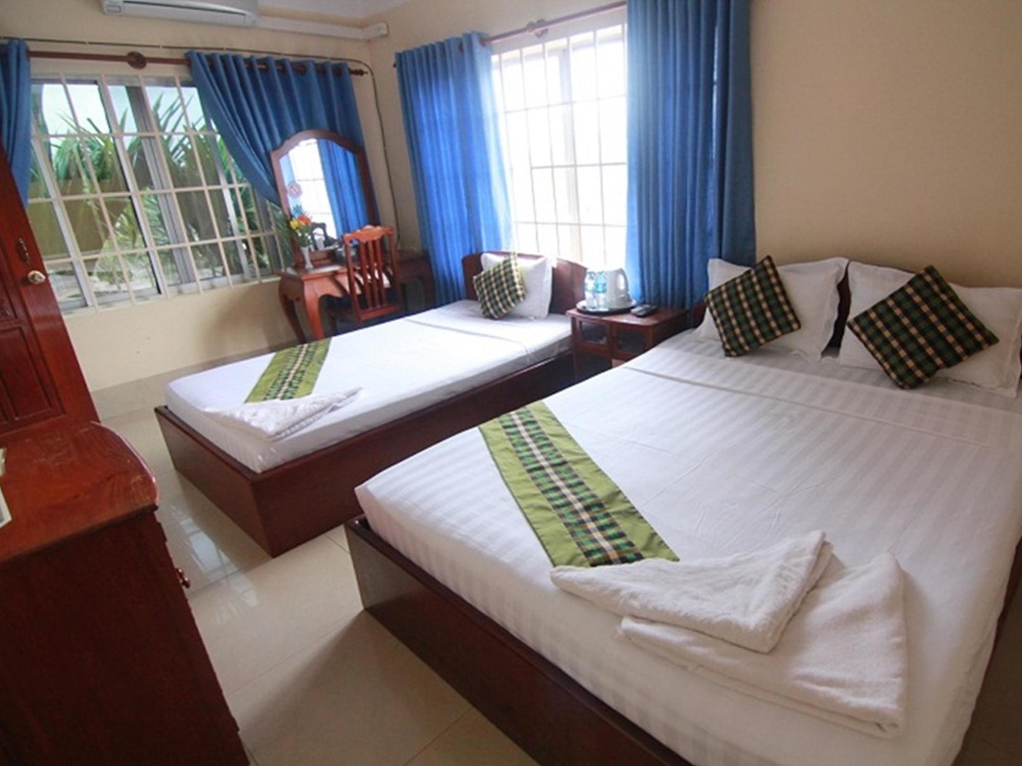 Riverside Hotel