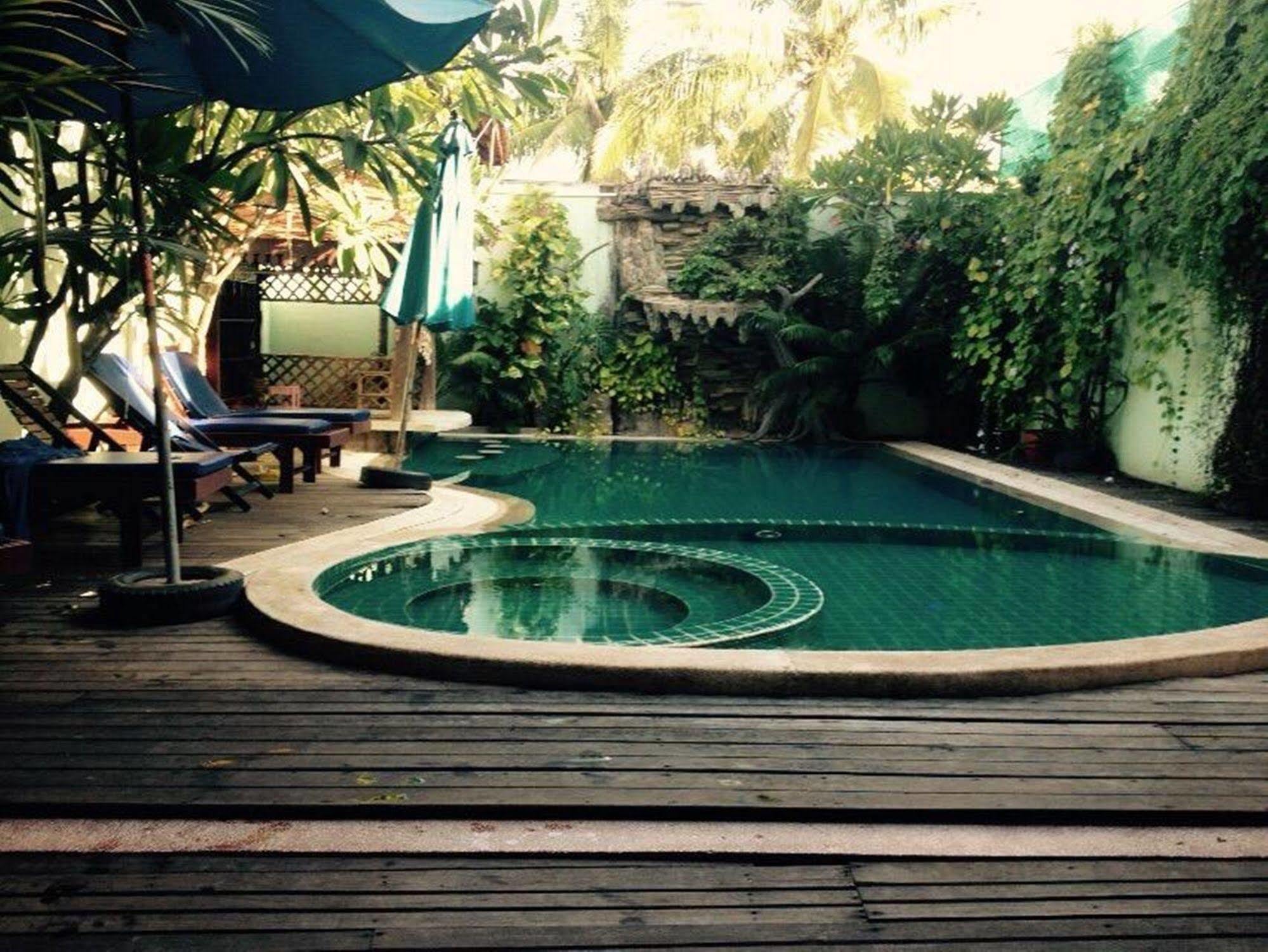 Hotel Riverside 2*