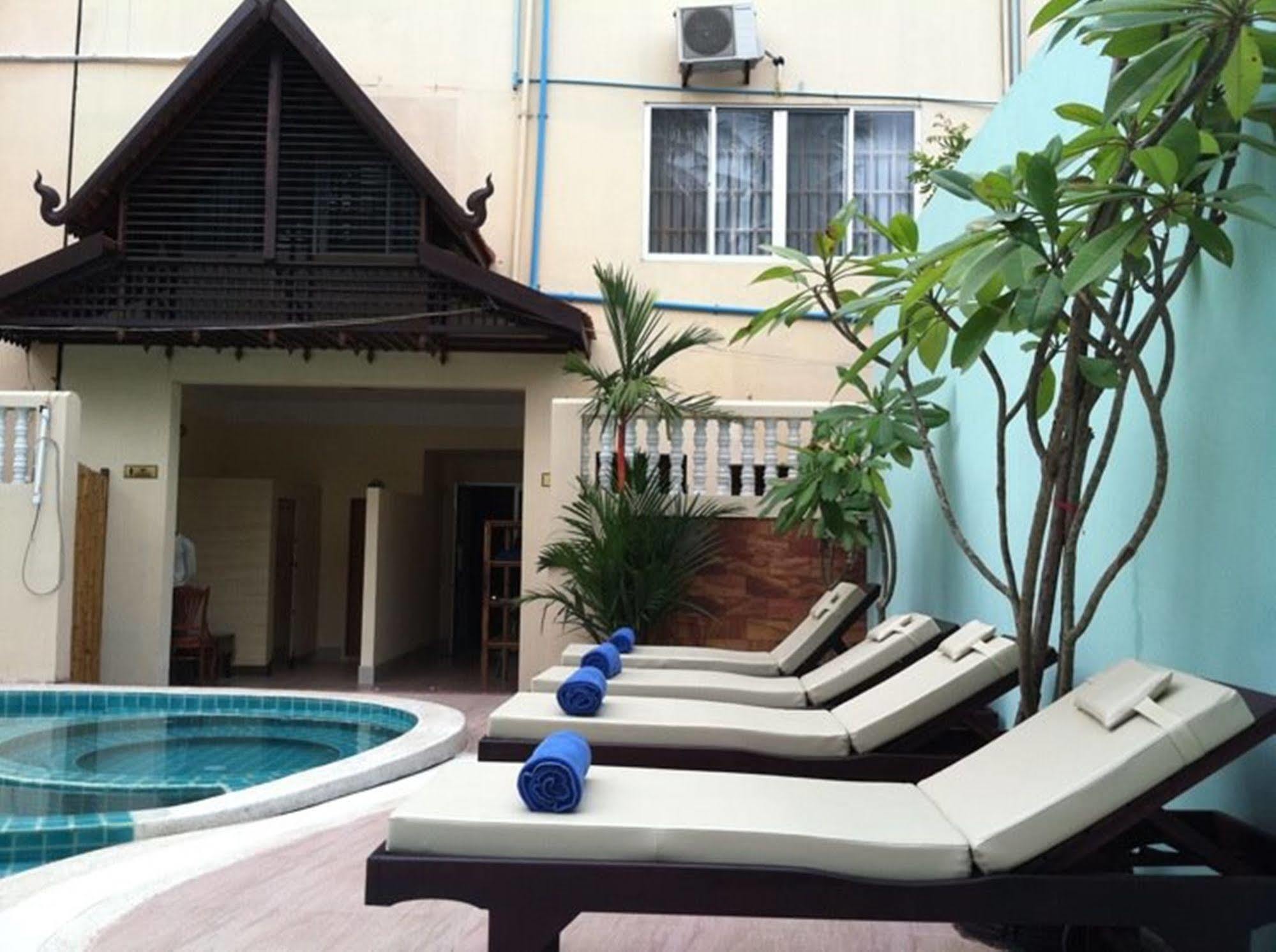 Riverside Hotel